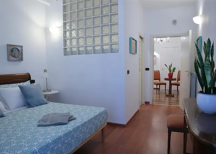 Guest house L.t. Savoia Palace & Cavour C.l.
